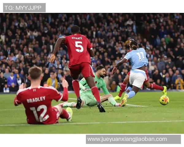 伯顿对曼城精彩回放全程回顾与分析，重温激烈对决瞬间